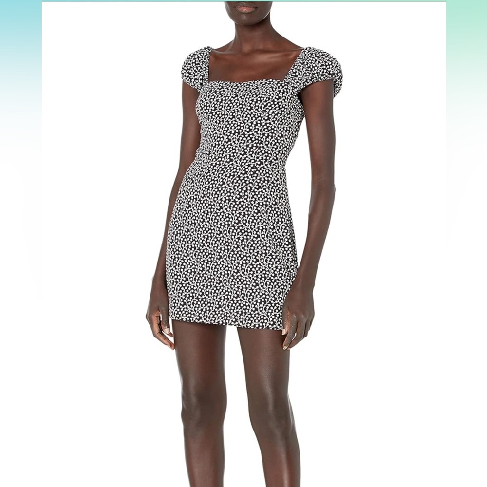 French Connection • Printed Mini Dress in Black and white